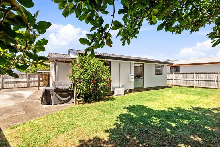 Photo of property in 1/8 Cameron Place, Ranui, Auckland, 0612