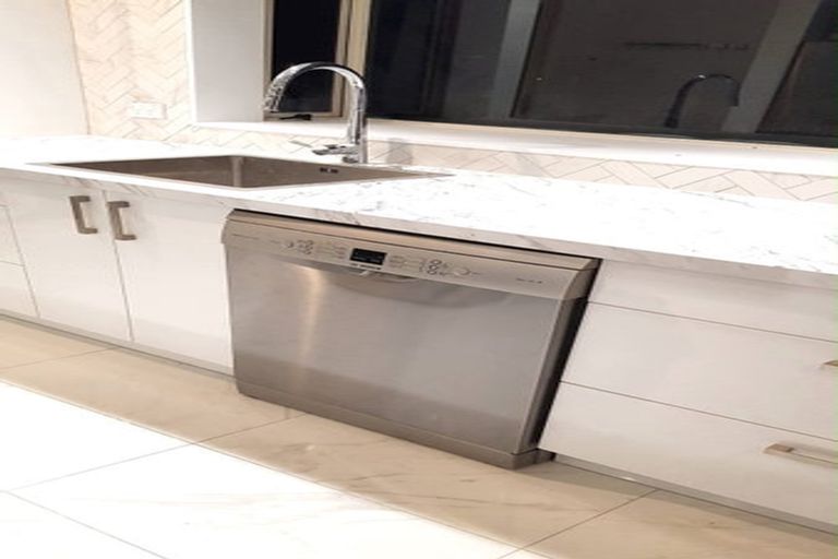 Photo of property in 7a Korokoro Road, Korokoro, Lower Hutt, 5012