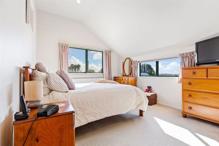Photo of property in 11/485 Don Buck Road, Massey, Auckland, 0614
