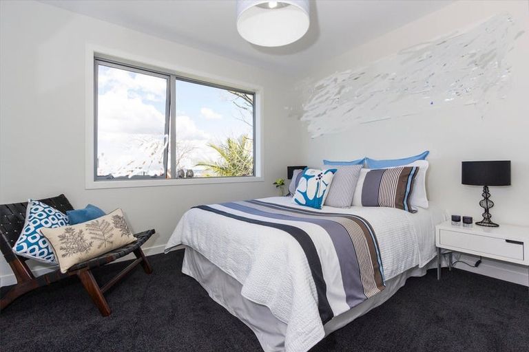 Photo of property in 13 Merchant Avenue, Te Atatu South, Auckland, 0610