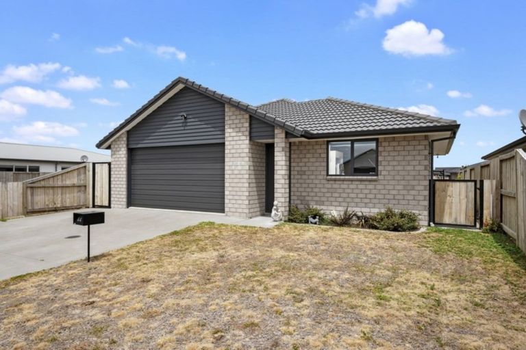 Photo of property in 44 Te Kio Crescent, Papamoa Beach, Papamoa, 3118
