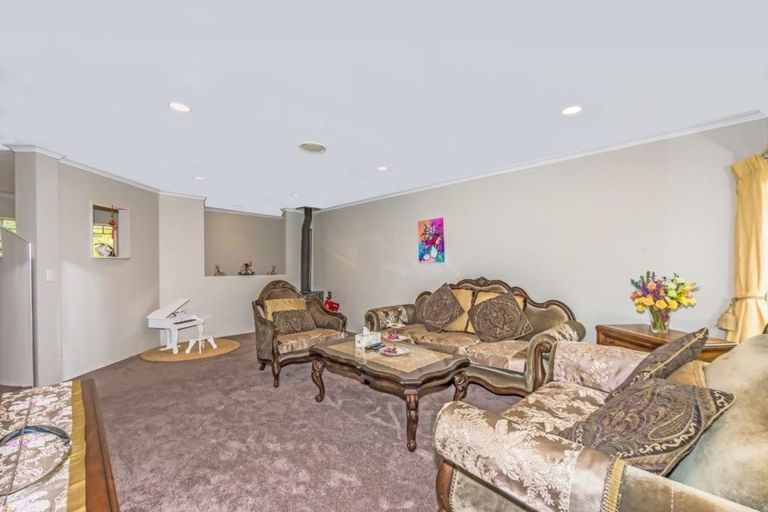 Photo of property in 31 Kate Sheppard Avenue, Torbay, Auckland, 0630