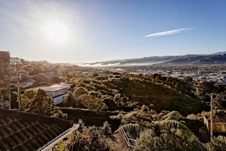 Photo of property in 85 Normandale Road, Normandale, Lower Hutt, 5010