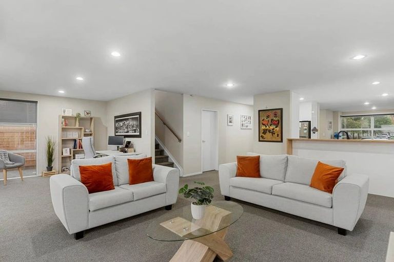 Photo of property in 28 Phar Lap Crescent, Takanini, 2112