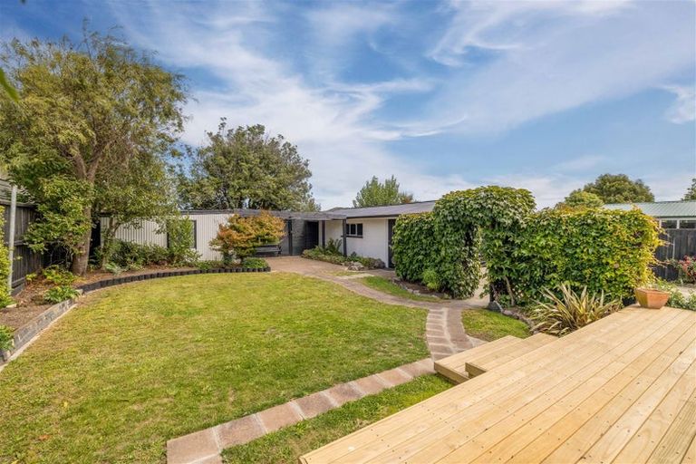 Photo of property in 64 Bickerton Street, Wainoni, Christchurch, 8061