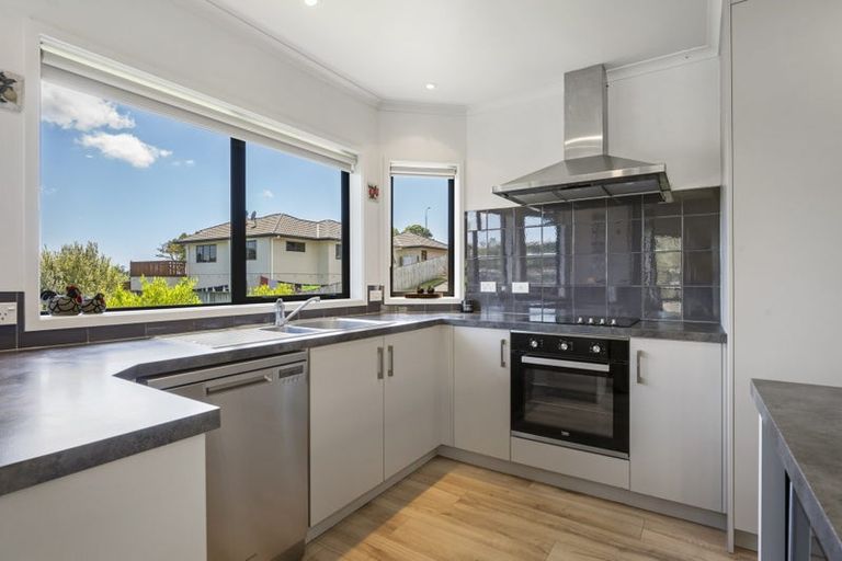 Photo of property in 166 Waterside Drive, Pyes Pa, Tauranga, 3112