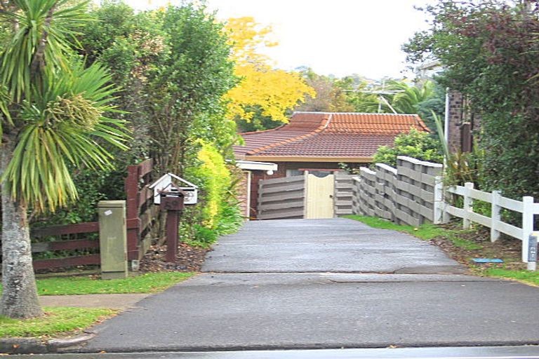 Photo of property in 2/89 Prince Regent Drive, Half Moon Bay, Auckland, 2012