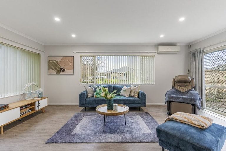 Photo of property in 2 Marlon Lane, East Tamaki, Auckland, 2016