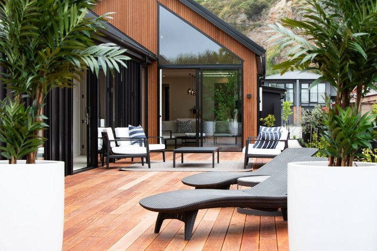 Photo of property in 59 Main Road, Redcliffs, Christchurch, 8081