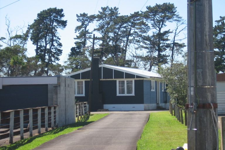 Photo of property in 24 Kuaka Place, New Lynn, Auckland, 0600