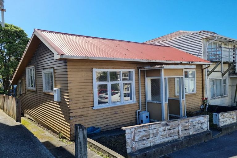 Photo of property in 52 Thompson Street, Mount Cook, Wellington, 6011
