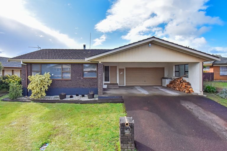 Photo of property in 29 Rushgreen Avenue, Pahurehure, Papakura, 2113