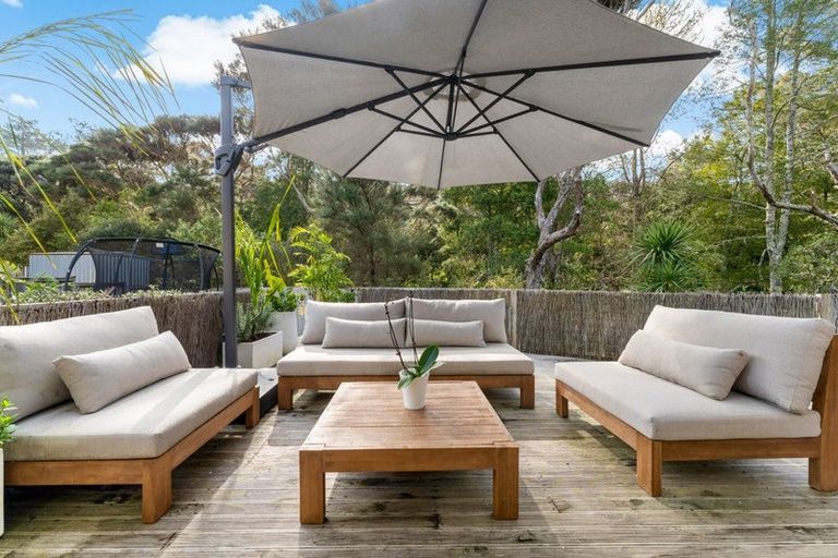 Photo of property in 16 Kunzea Place, Greenhithe, Auckland, 0632