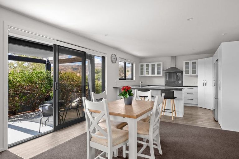 Photo of property in 12 Waenga Drive, Cromwell, 9310