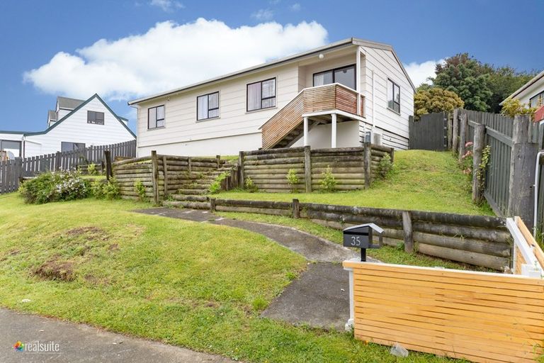 Photo of property in 35 Almora View, Ascot Park, Porirua, 5024