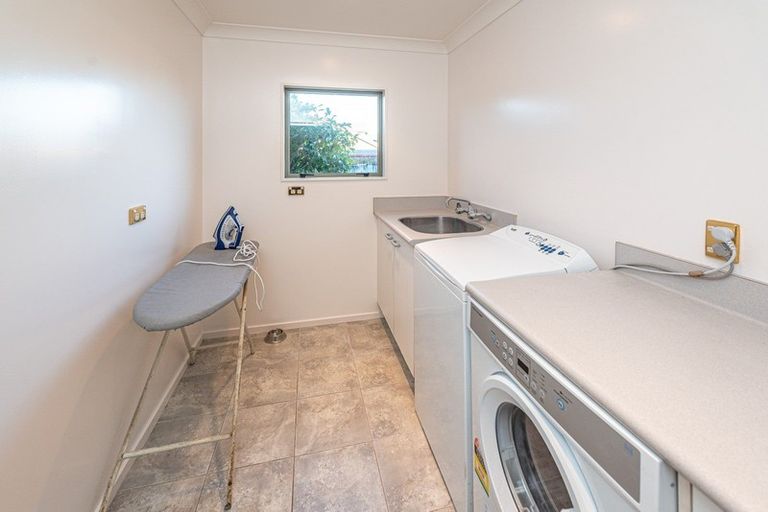 Photo of property in 6 Holdsworth Drive, Otamatea, Whanganui, 4500