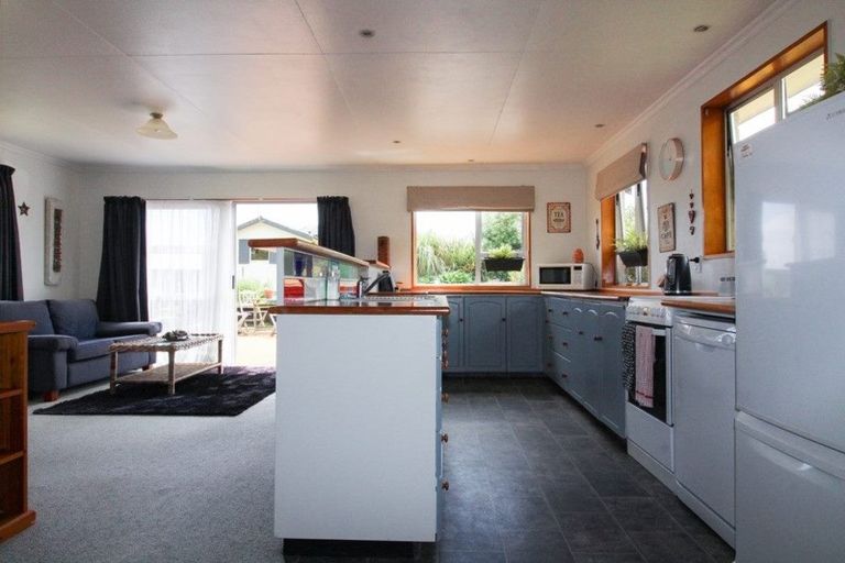 Photo of property in 52 Wellington Street, Enfield, Oamaru, 9491