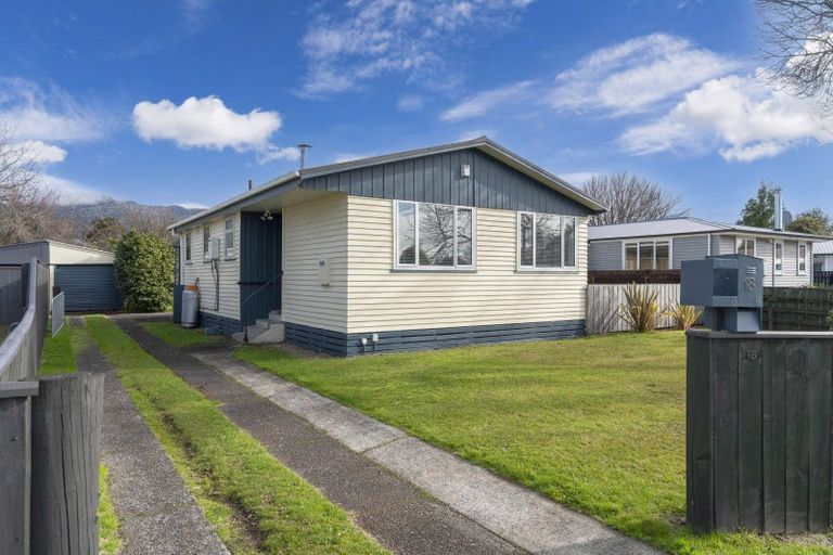 Photo of property in 18 Runuku Grove, Turangi, 3334