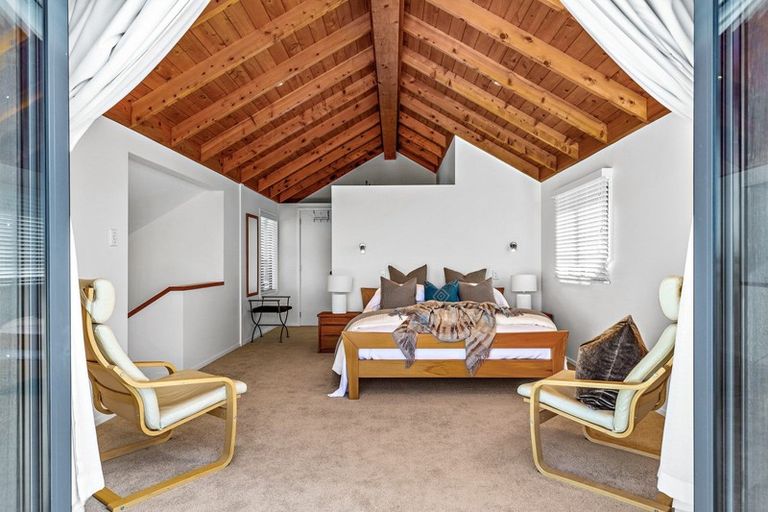 Photo of property in 1 Lagoon Way, Omaha, 0986