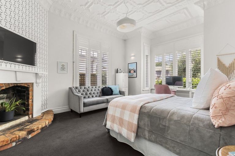 Photo of property in 23 Cheltenham Road, Devonport, Auckland, 0624