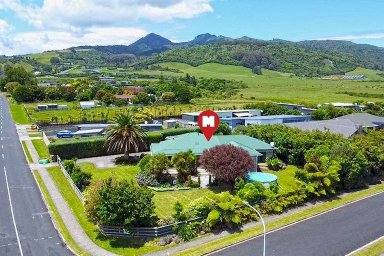 Photo of property in 128 Wairau Road, Oakura, 4314
