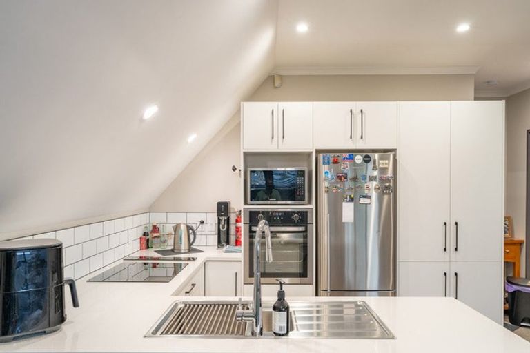 Photo of property in 4/19 Edgecumbe Street, Whitiora, Hamilton, 3200