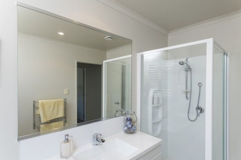 Photo of property in 1 Hamilton Drive, Wainui, Gisborne, 4010