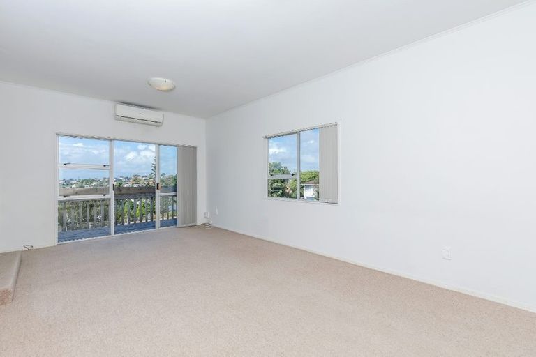 Photo of property in 13 Tableau Place, Totara Vale, Auckland, 0629