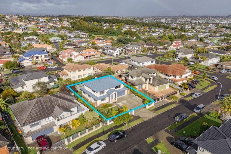 Photo of property in 5 Macadamia Close, Goodwood Heights, Auckland, 2105