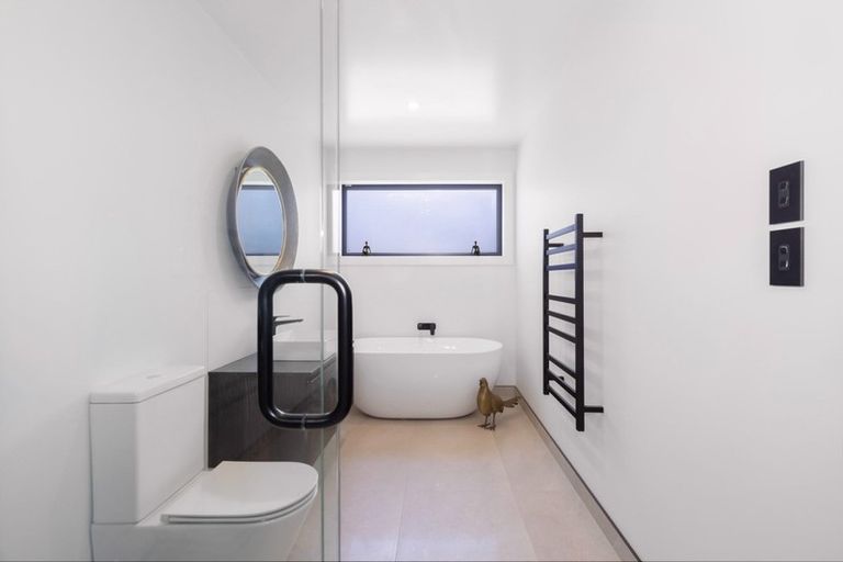 Photo of property in 52 Jacks Point Rise, Jacks Point, Queenstown, 9371