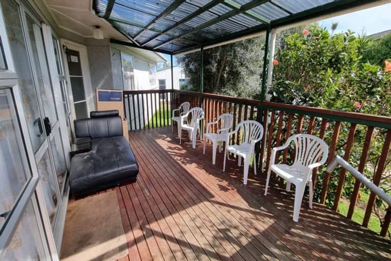 Photo of property in 19 Plumley Crescent, Mangere, Auckland, 2022