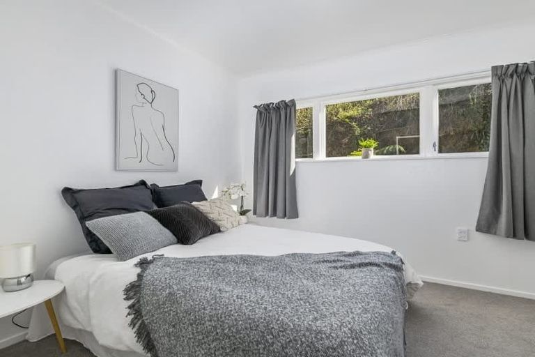 Photo of property in 33 Thomas Street, Stokes Valley, Lower Hutt, 5019