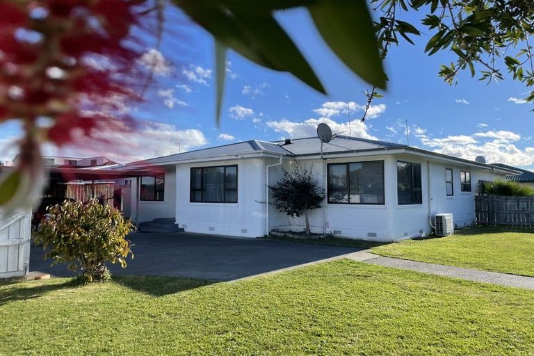 Photo of property in 293 Kennedy Road, Onekawa, Napier, 4110