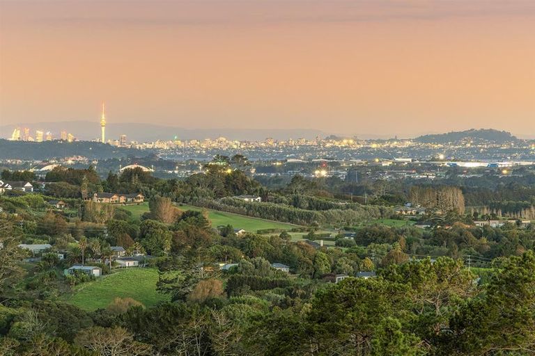 Photo of property in 55 Pinetone Road, Kumeu, 0892