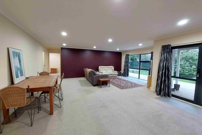 Photo of property in 42 Triangle Road, Massey, Auckland, 0614