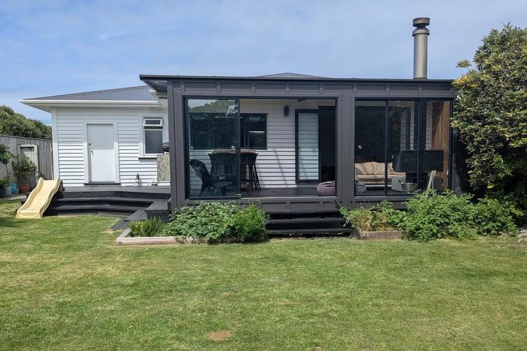 Photo of property in 80a Lyall Parade, Lyall Bay, Wellington, 6022