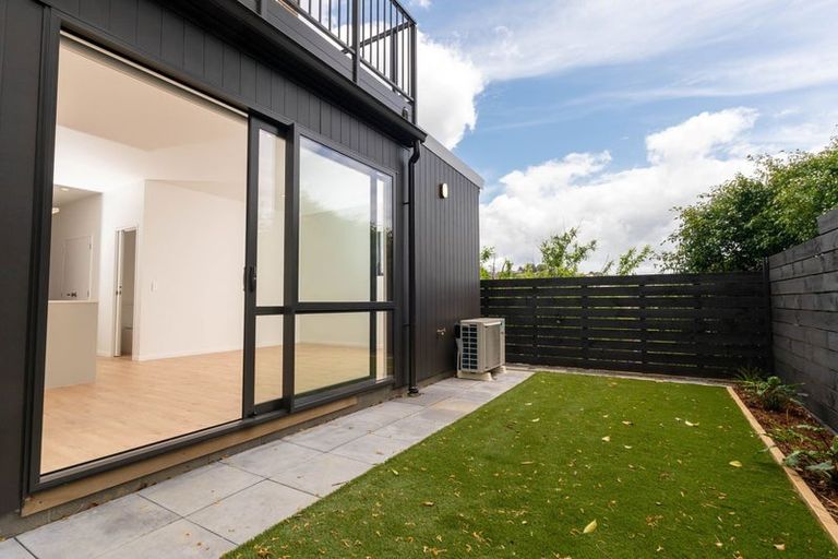 Photo of property in 1/39 Archers Road, Hillcrest, Auckland, 0629