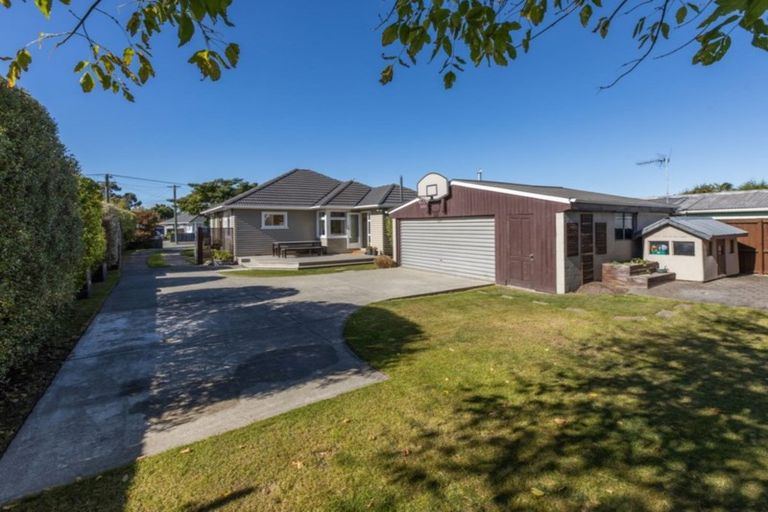 Photo of property in 19 Wilton Crescent, Bishopdale, Christchurch, 8053