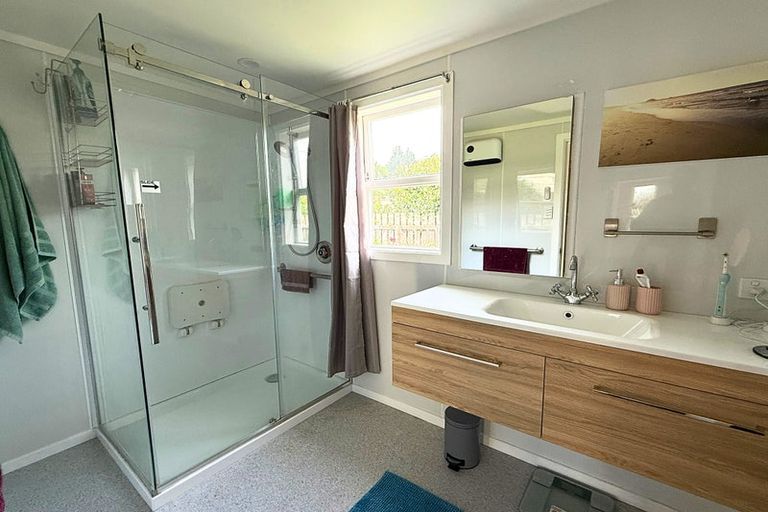 Photo of property in 3 Caversham Road, Westmere, Whanganui, 4501