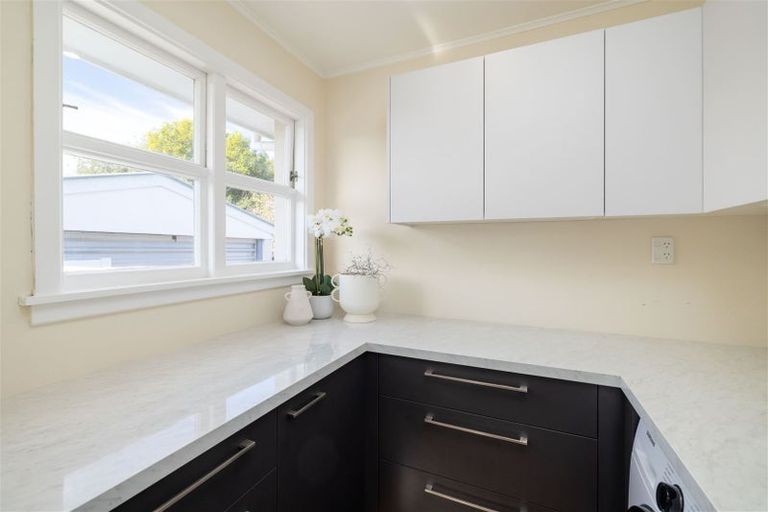Photo of property in 9 Centaurus Road, Cashmere, Christchurch, 8022