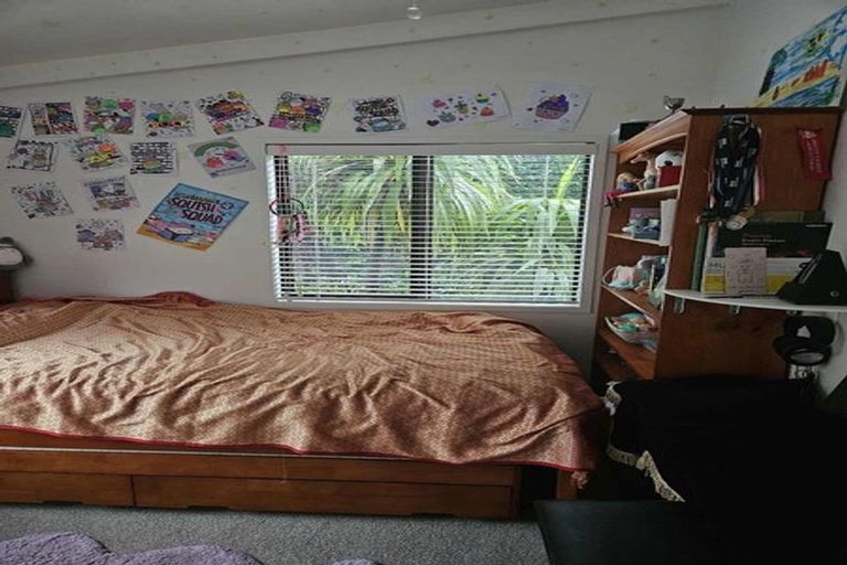 Photo of property in 2/99 Konini Road, Titirangi, Auckland, 0604