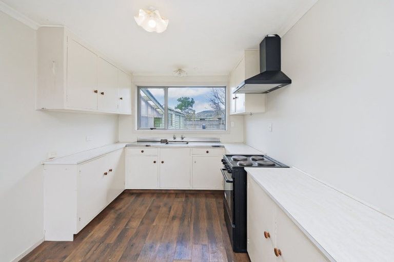 Photo of property in 40 High Street, Hawarden, 7385