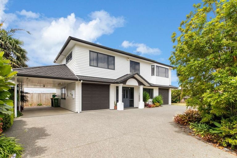 Photo of property in 5 Hocken Place, Mangere Bridge, Auckland, 2022