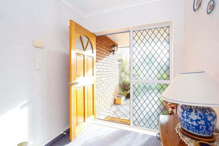 Photo of property in 6 Porritt Street, Saint Johns Hill, Whanganui, 4500