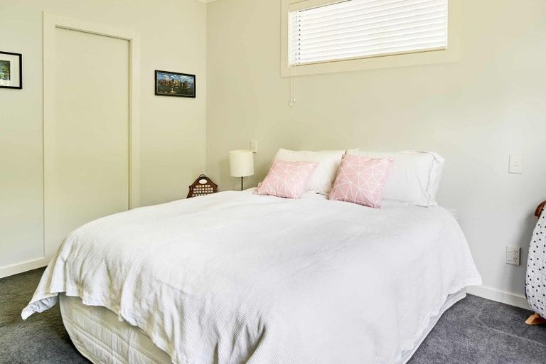 Photo of property in 10 York Street, Moera, Lower Hutt, 5010