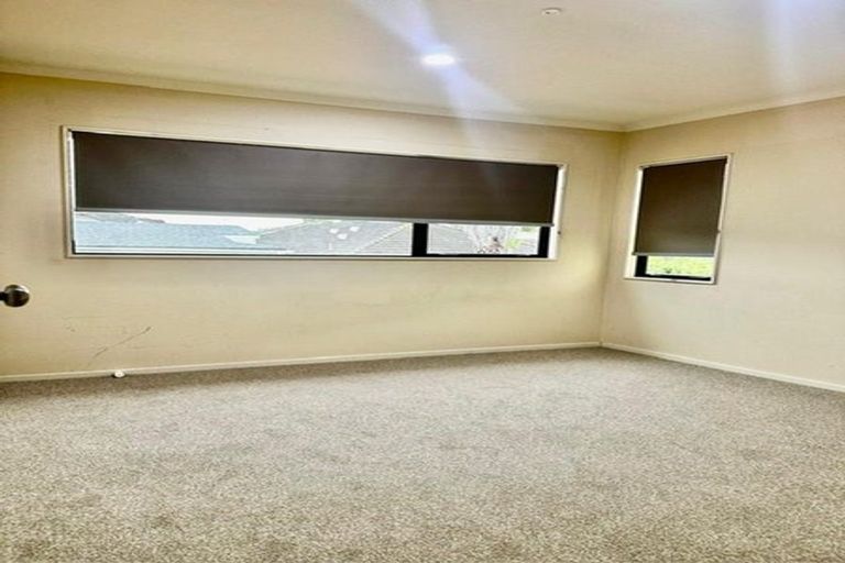 Photo of property in 49 Lilybank Crescent, East Tamaki, Auckland, 2013