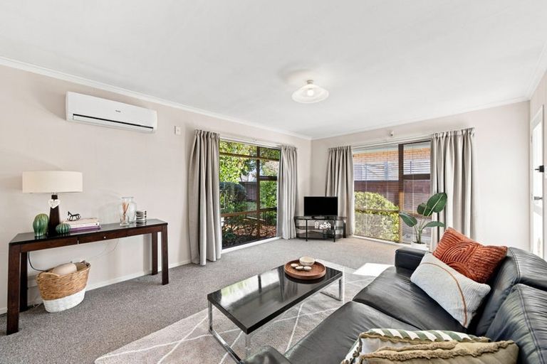 Photo of property in 1/126 Lake Terrace Road, Burwood, Christchurch, 8061