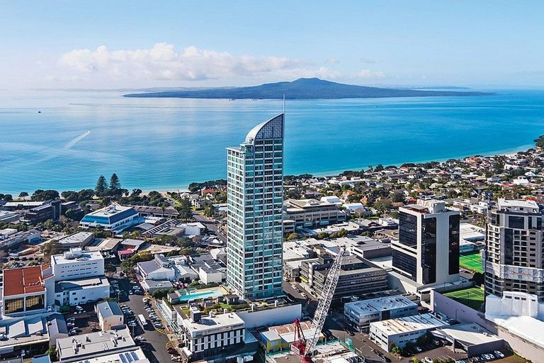 Photo of property in Sentinel Apartments, 2403/3 Northcroft Street, Takapuna, Auckland, 0622