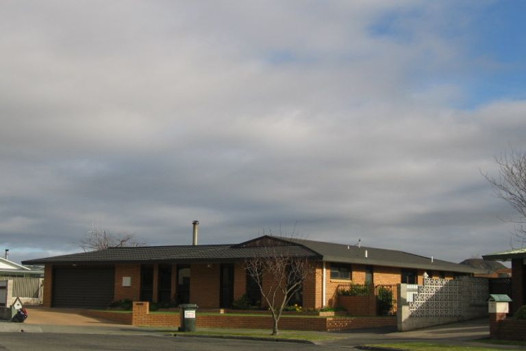 Photo of property in 6 Tukes Place, Greenmeadows, Napier, 4112