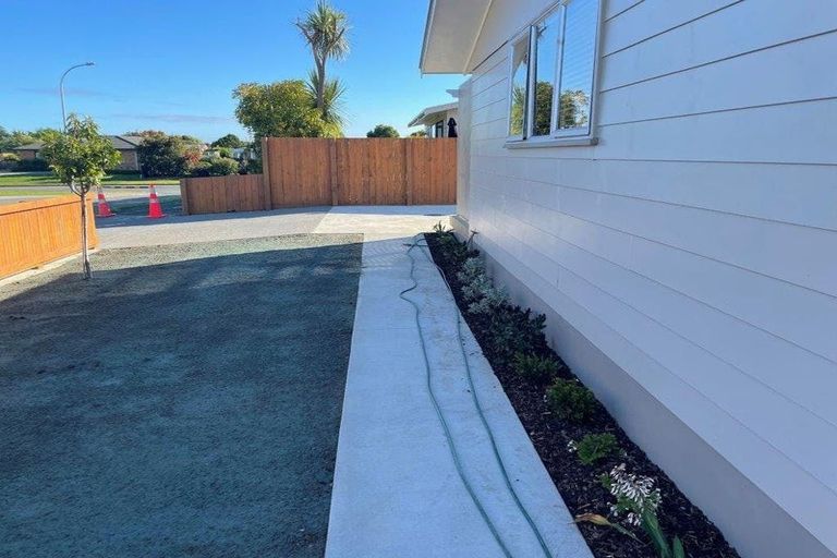 Photo of property in 1a Saint Vincent Way, Waikanae, 5036